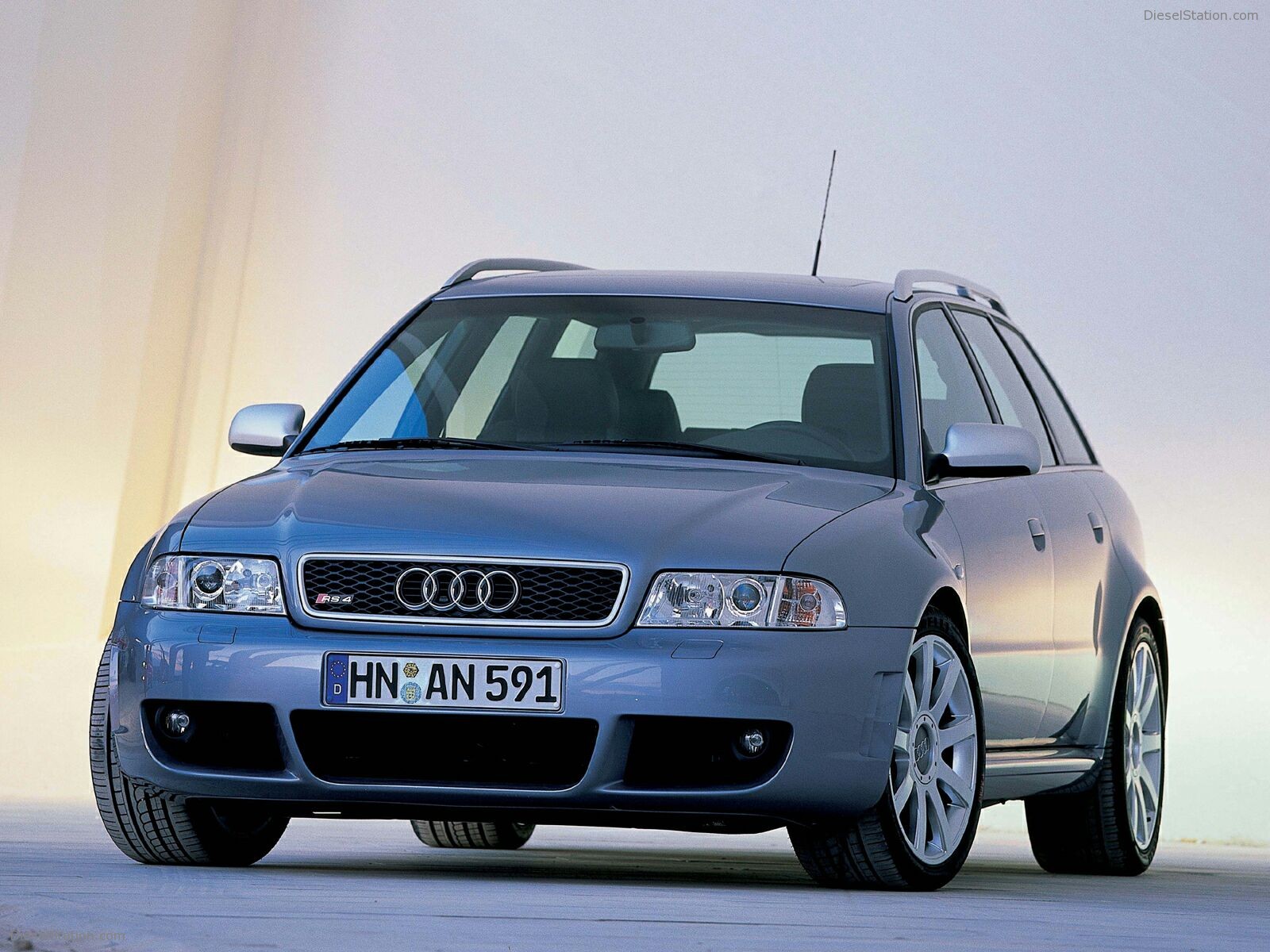 Audi RS4 (2000)